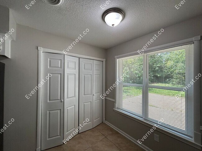 Foto del edificio - 1233 Claiborne Dr