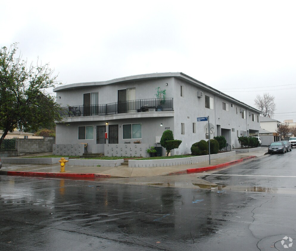 Primary Photo - 5333 Satsuma Ave