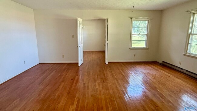 Foto del edificio - 6167 Wall Triana Hwy