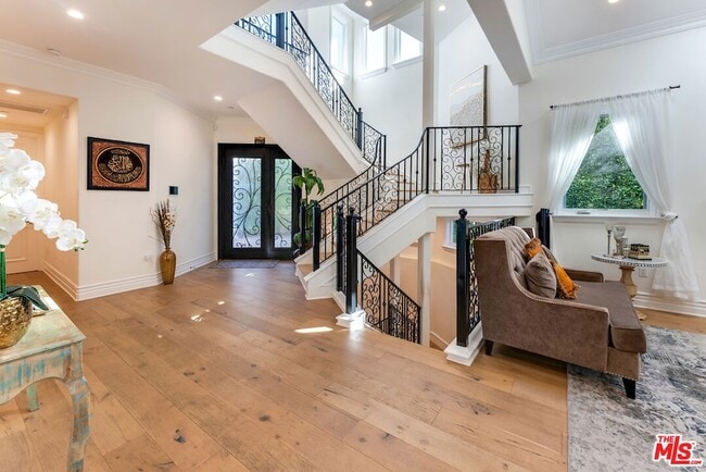 Building Photo - 345 S Saltair Ave