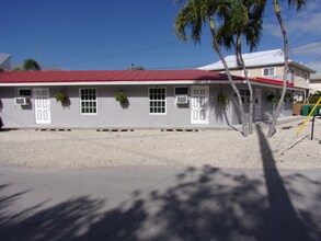 Building Photo - 101 Caloosa St
