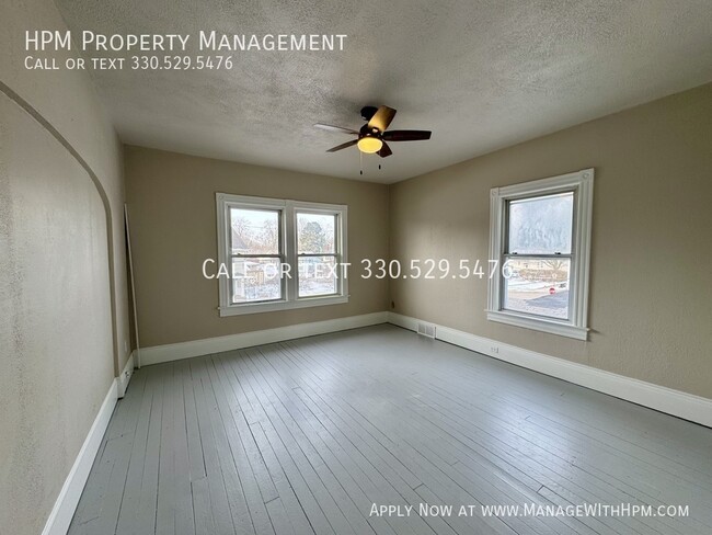 Building Photo - Spacious Updated 3 Bedroom Duplex In Massi...