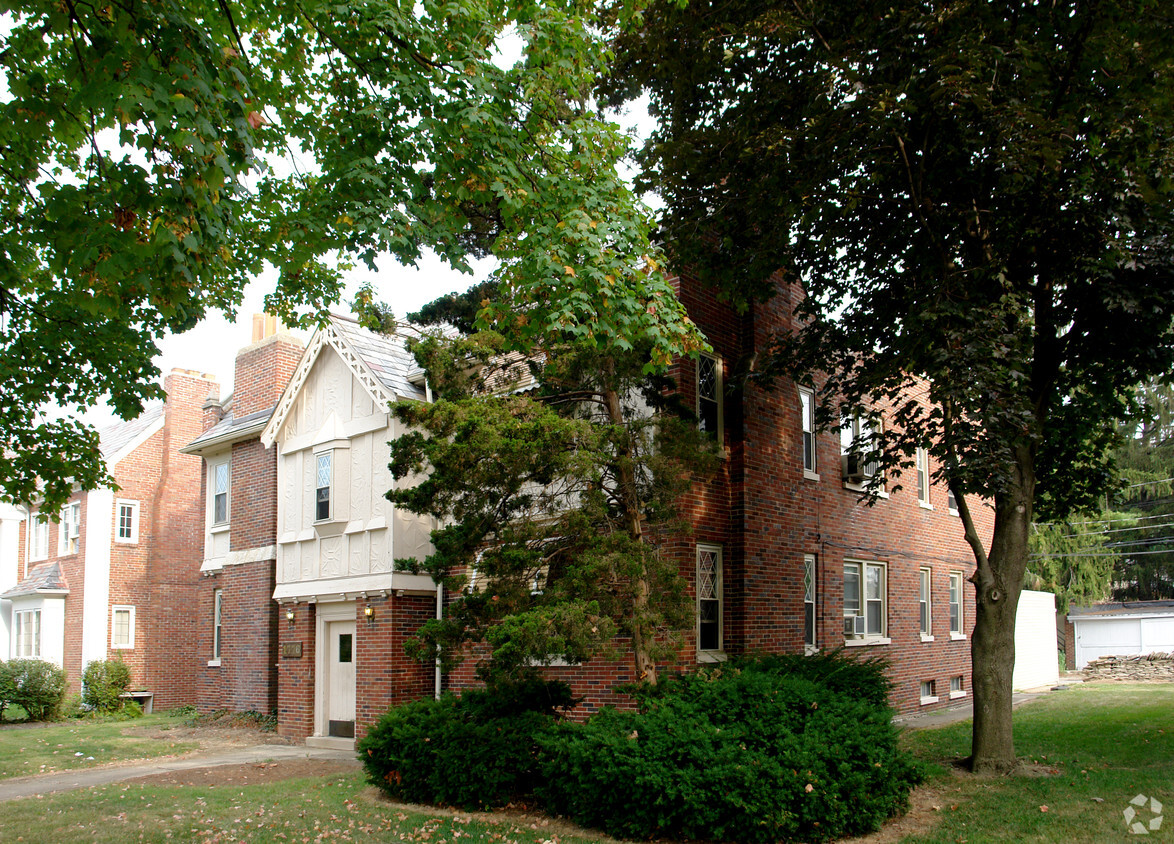 Building Photo - 1776 King Ave