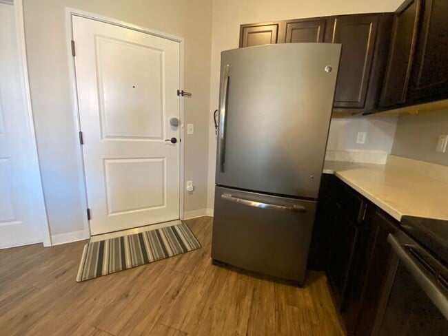 Building Photo - $1,600 | 1 Bedroom, 1 Bathroom Condo | No ...