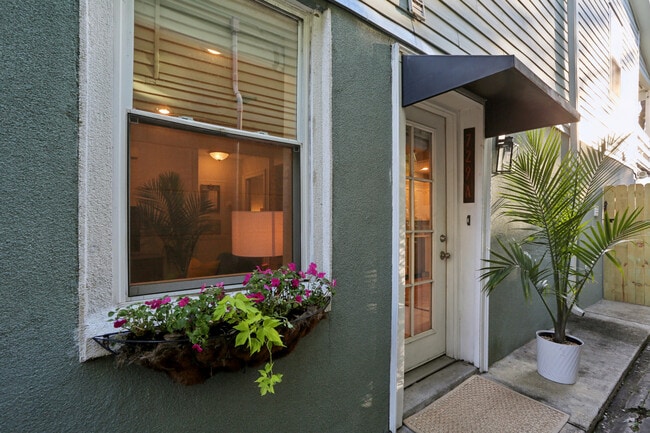 Photo - 729 Lyons St (New Orleans, LA) Apartment