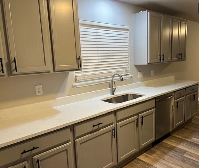 Foto del edificio - 8853 Lawrence Dr SE