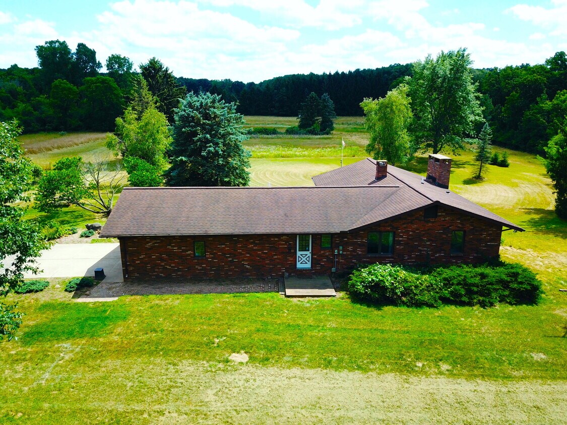 Primary Photo - 1880 Warren Rd