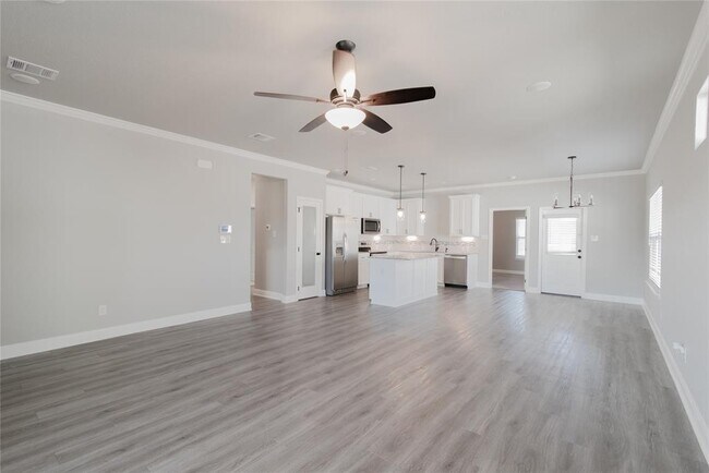Building Photo - 7518 Hickman St