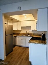 Building Photo - 4350 Caliente St