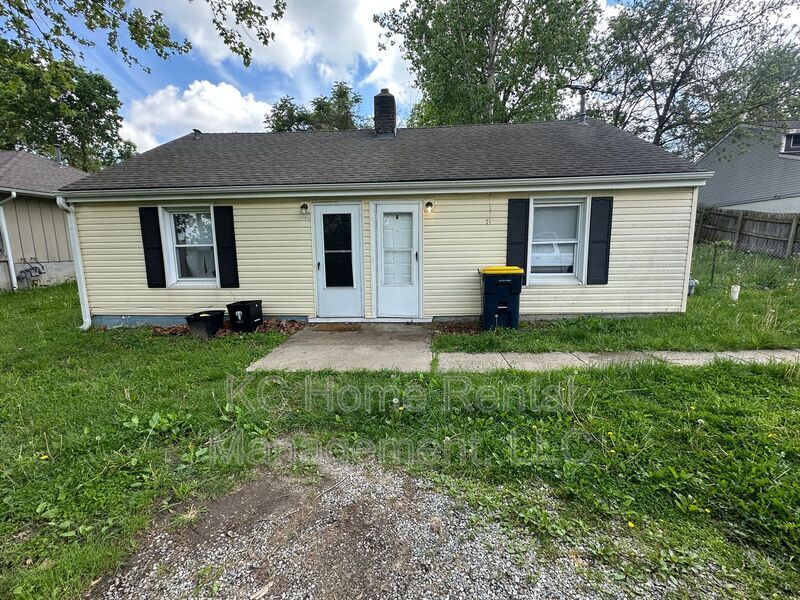 Primary Photo - 3721 NE 43rd Terrace