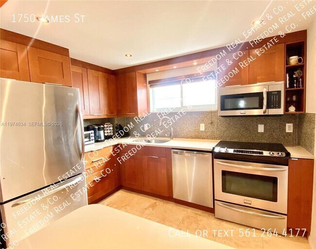 Foto del edificio - 1750 James Ave