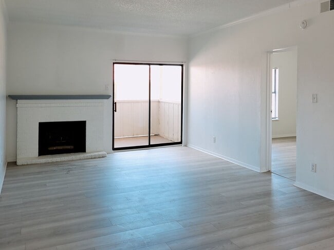 Building Photo - LUXURY LARGE UNIT IN EAST CLOVIS ALL NEW INTERIORS
