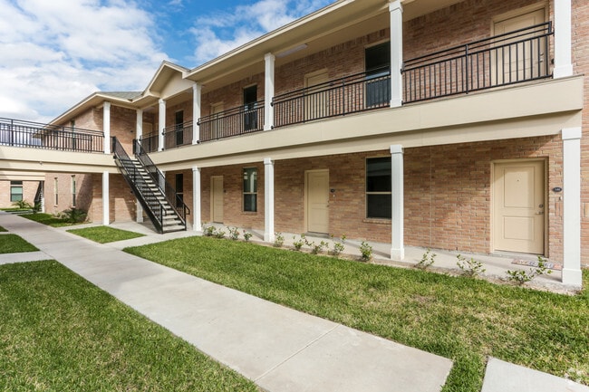 Building Photo - University Apartments