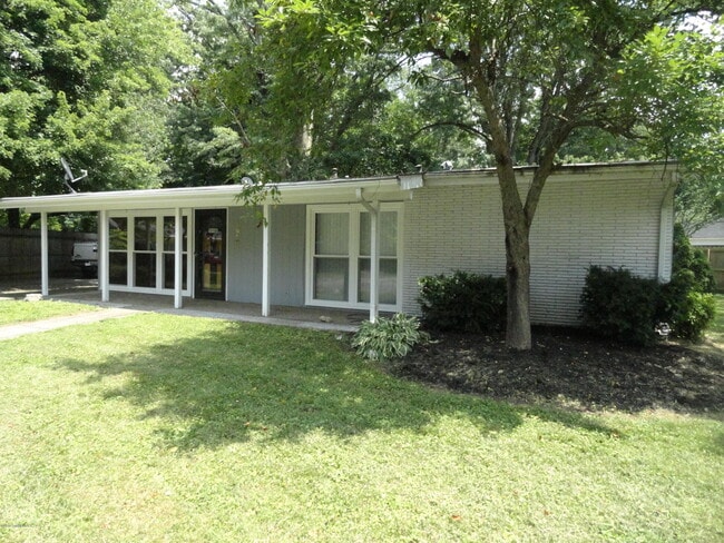 Building Photo - 1913 Claremoor Dr
