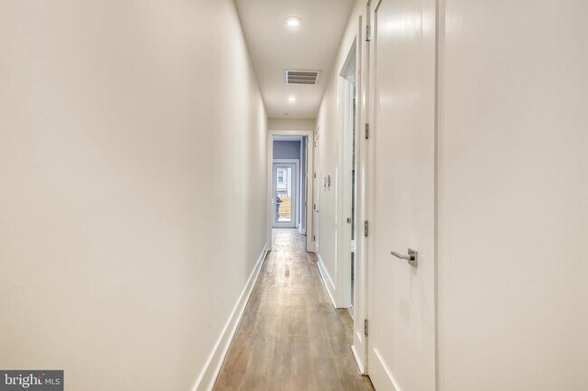 Foto del edificio - 2521 12th St NW