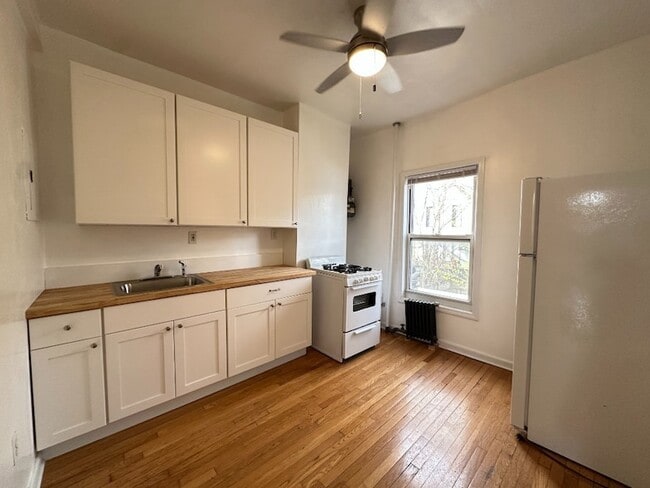 Photo - 30 Dikeman St Apartment
