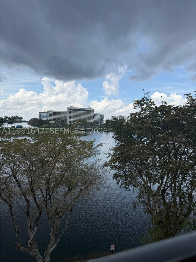 Foto del edificio - 4805 NW 7th St