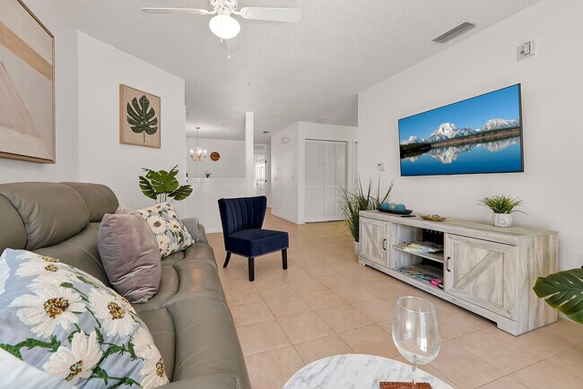 Building Photo - 2728 Club Cortile Cir