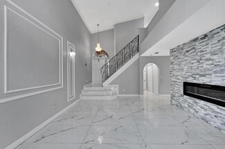 Building Photo - 1602 SW 159th Ave