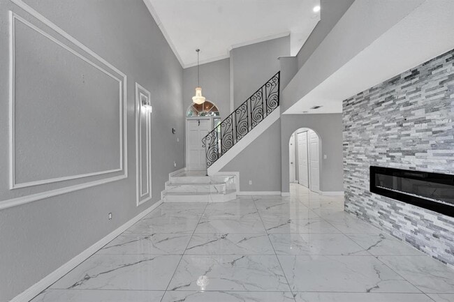 Building Photo - 1602 SW 159th Ave