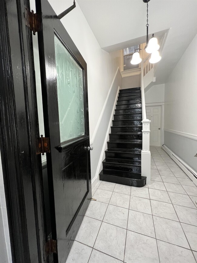 Building Photo - 326 70th St