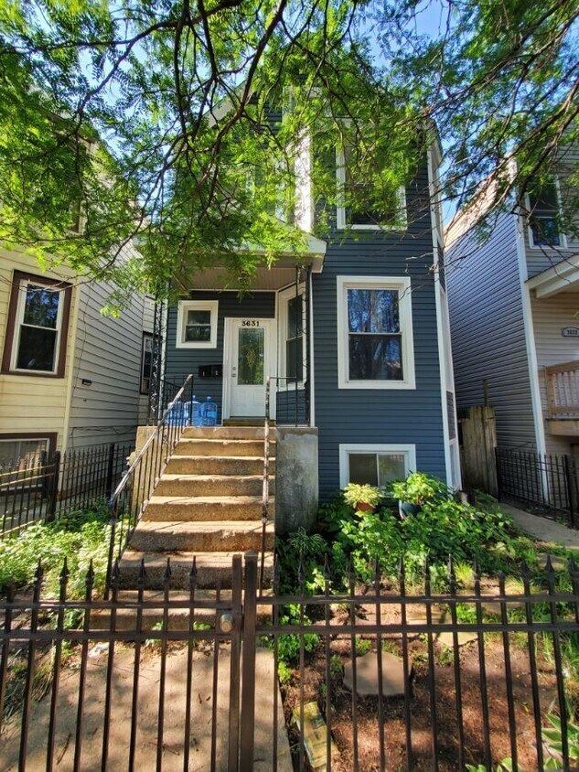 Primary Photo - 3631 W Palmer St
