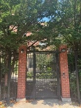 Building Photo - 7013 N Paulina St