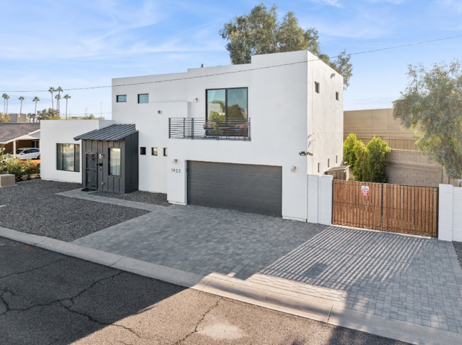 Photo - 1923 E Monterey Way House