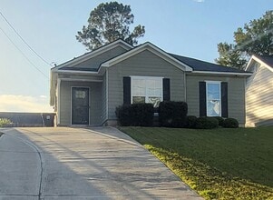 Building Photo - 1940 Knowles Rd
