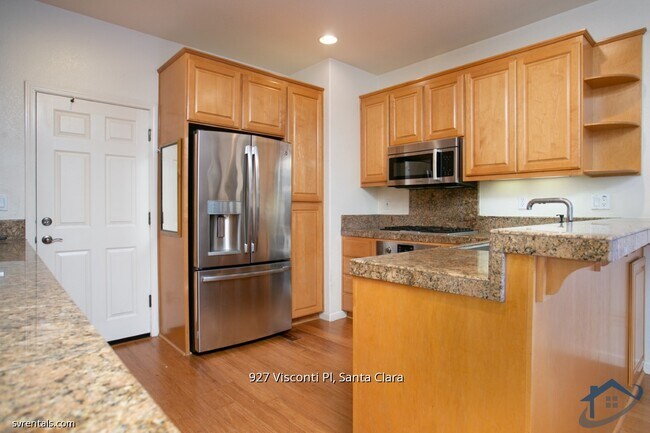Building Photo - 927 Visconti Pl