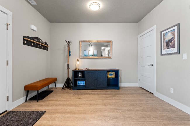 Building Photo - 6201 Shiloh Ave