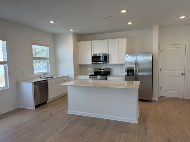 Building Photo - 5151 Loyalty Dr