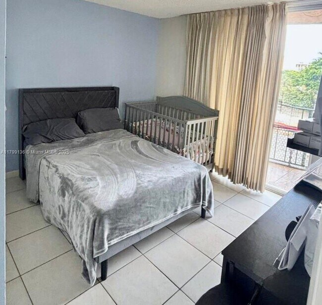 Foto del edificio - 9310 Fontainebleau Blvd