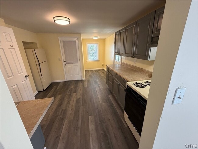 Foto del edificio - 244 Harding St