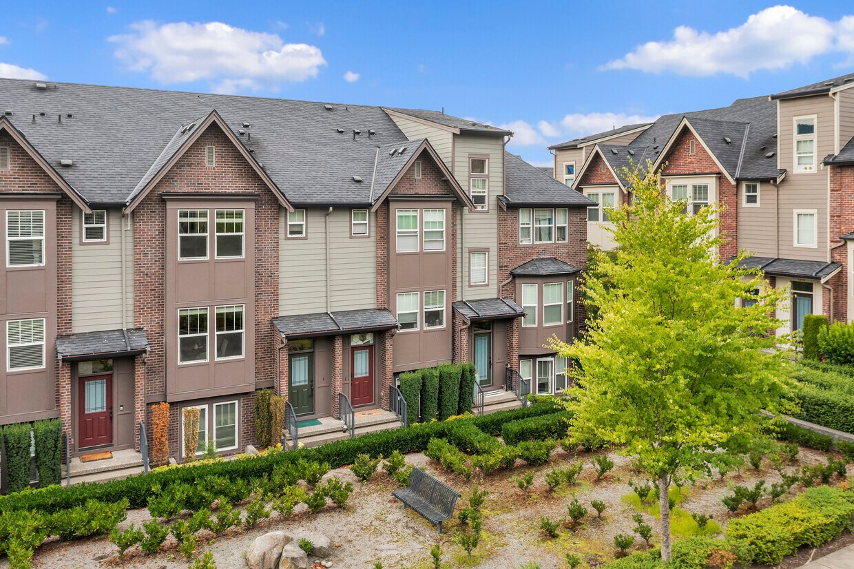 Foto principal - 1363 Chelsea Walk NE