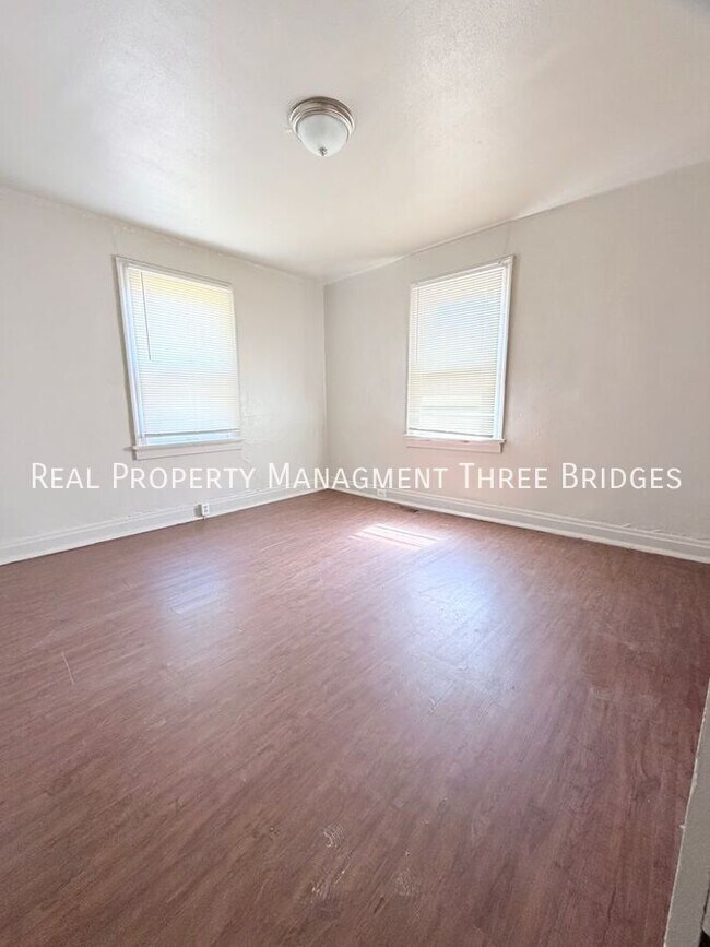 Foto del edificio - 8344 Eton Pl