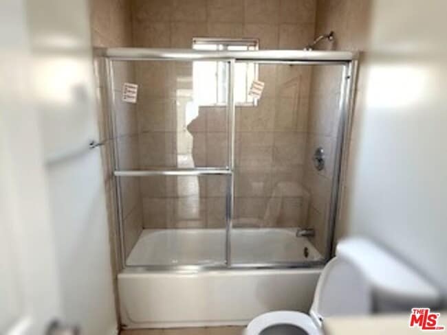 Building Photo - 1241 E 80th St