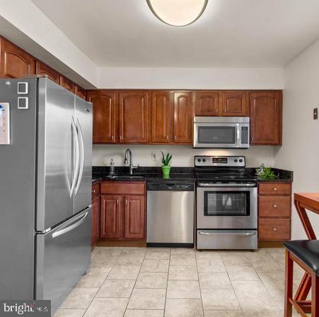 Foto del edificio - 7320 Mossy Brink Ct