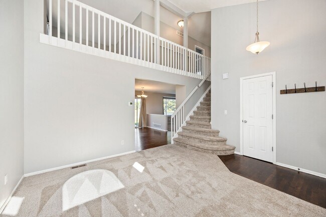 Foto del edificio - "COMING SOON" Spacious & Inviting Highland...