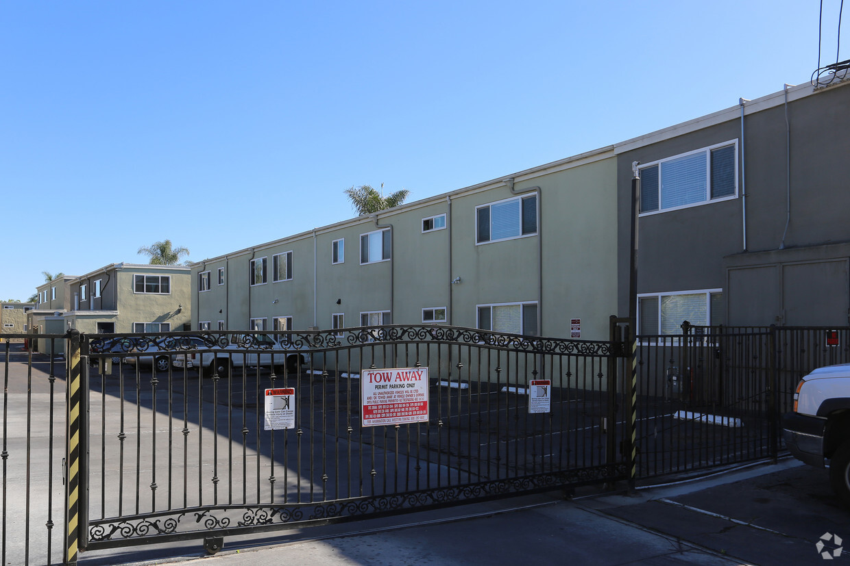 Building Photo - Clairemont Complex