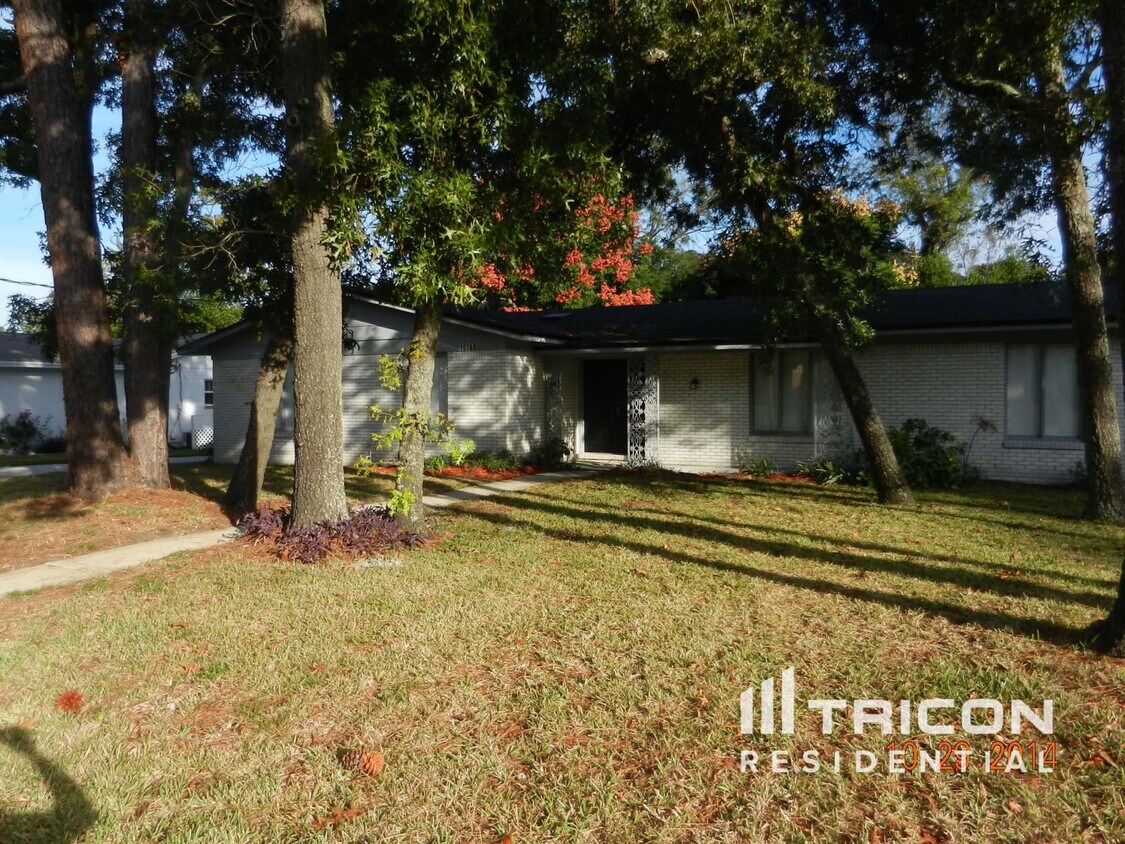 Primary Photo - 10769 High Ridge Rd