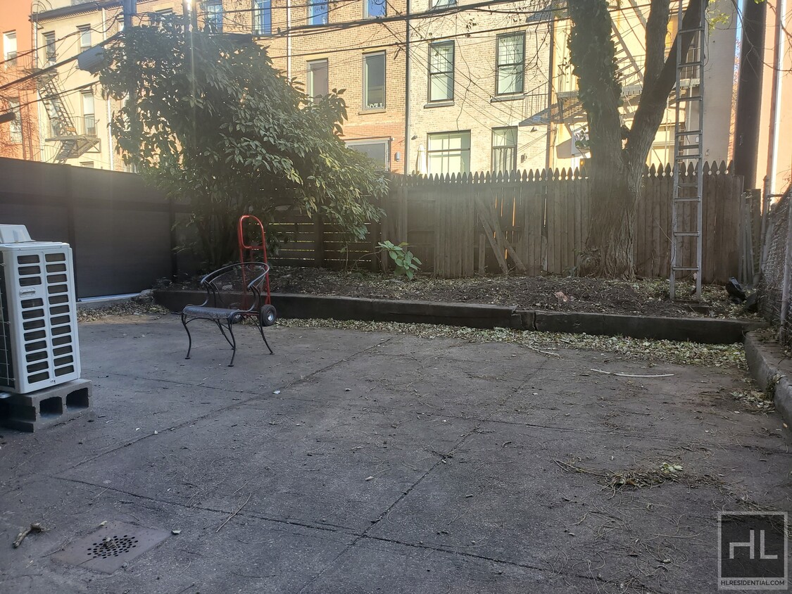 Building Photo - 2ND PLACE - PRIME CARROLL GARDENS