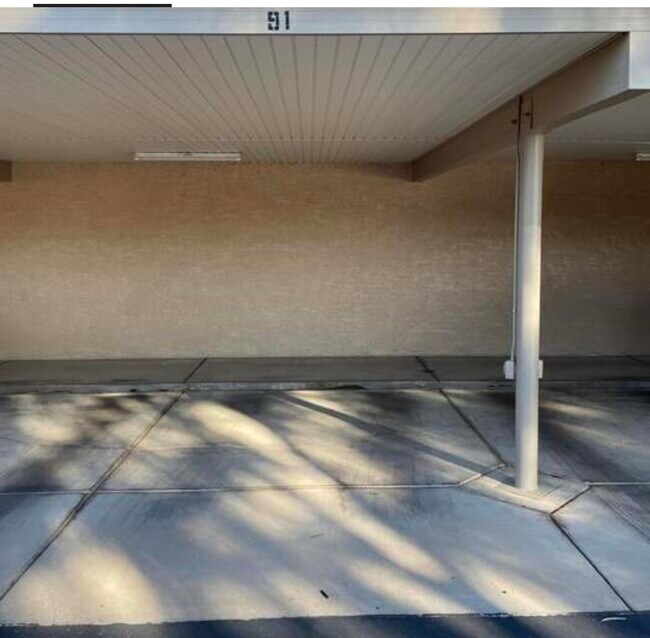 Foto del edificio - 14300 W Bell Rd