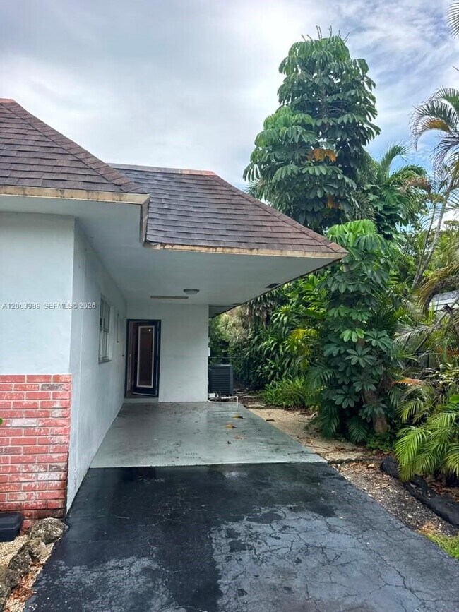 Foto del edificio - 2020 NE 33rd St