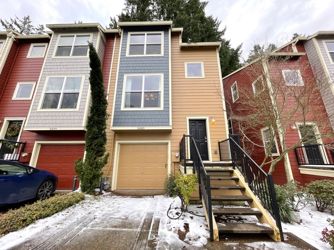 Primary Photo - Stunning Hillsboro Townhome with Attached ...