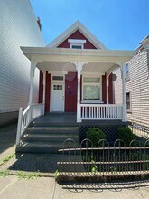 Building Photo - 319 Warner St