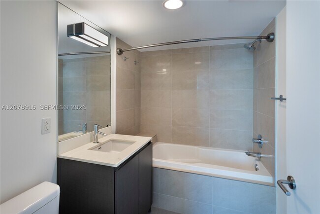 Foto del edificio - 6620 Indian Creek Dr