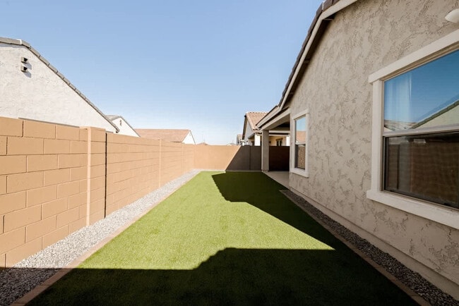 Building Photo - 7868 N 79th Dr