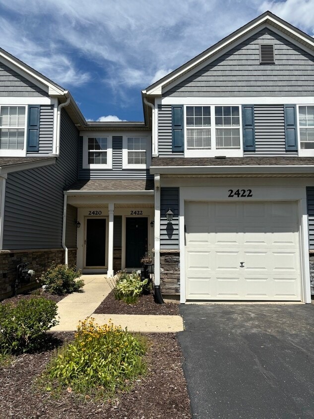 Foto principal - 2422 Golf Ridge Cir