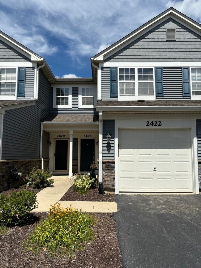 Building Photo - 2422 Golf Ridge Cir